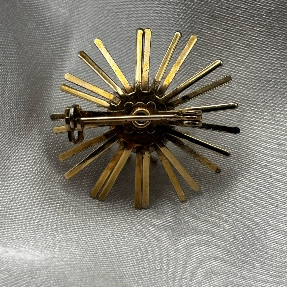Vintage MCM Gold Tone Starburst Brooch | Aurora Borealis Crystal Center - Picture 7 of 10